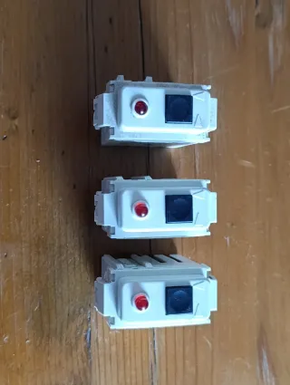 4 Pulsanti Varialuce e Relè Dimmer