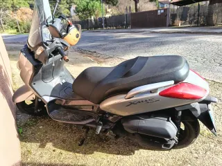 Xmax 125cc 2009 , traspaso y seguro incluido