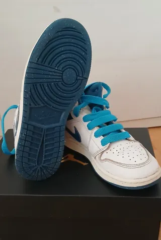 Zapatillas Jordan niño azul/blanco T.35.5