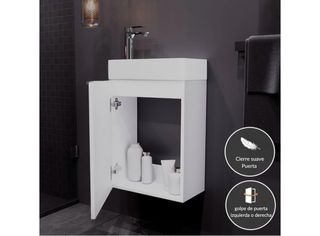Mueble de baño blanco pequeño