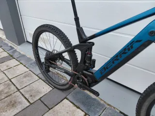 CAMBIO o VENTA Berria Mako Hybrid GT 8 talla M