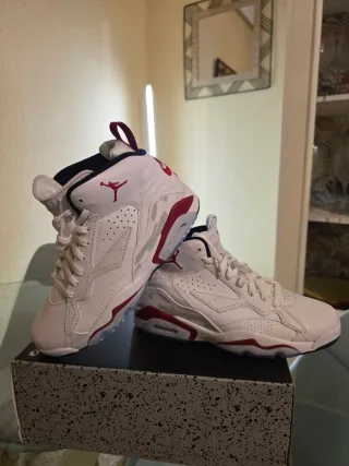 Jordan MVP Blancas y Rojas