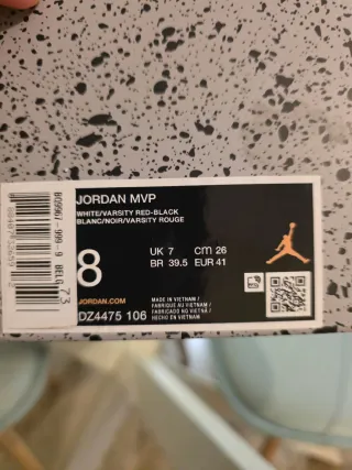 Jordan MVP Blancas y Rojas