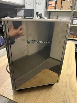 Nuova Simonelli Musica Cafetera Espresso