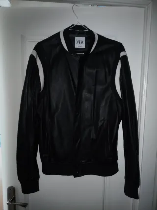 Chaqueta Zara Negra Bomber