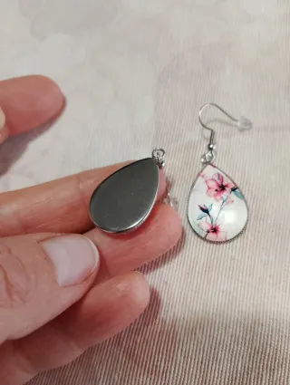 Orecchini pendenti vetro fiori rosa