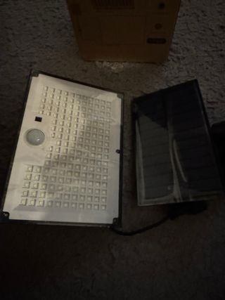 Luz Solar LED con Sensor de Movimiento