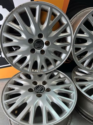 Llantas Volvo (Juego de 4)