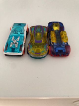 Caja de almacenamiento naranja y azul