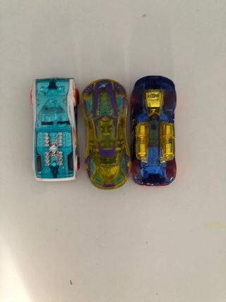 Caja de almacenamiento naranja y azul