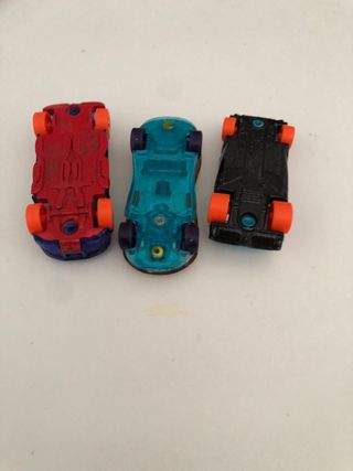 Caja de almacenamiento naranja y azul