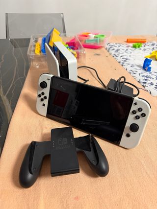 Nintendo Switch OLED - Bianco e Nero