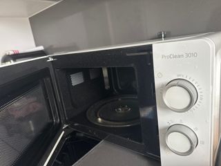 Microondas Cecotec 1 año uso