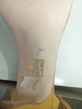 Sandalias amarillas tacón alto con flor MarcaFOSCO