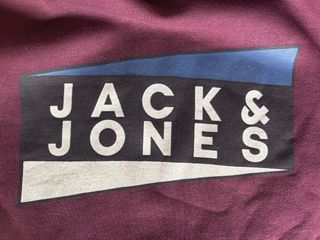 Sudadera Jack & Jones burdeos con capucha Talla M