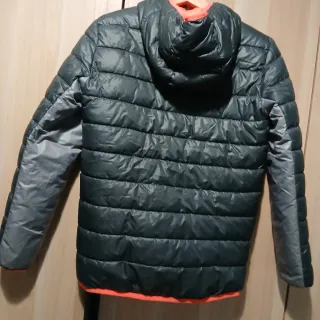 Chaqueta impermeable gris