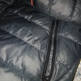 Chaqueta impermeable gris