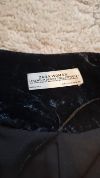 Blazer Terciopelo Bordado Zara Negro