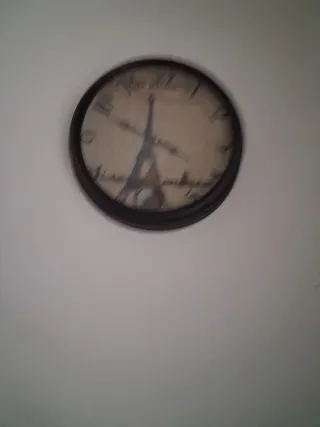 Reloj Torre Eiffel, precio único, en ofertón