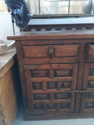 Aparador castellano de madera maciza