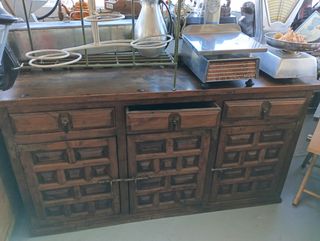 Aparador castellano de madera maciza