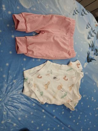 Conjunto bebé body y polainas estampado