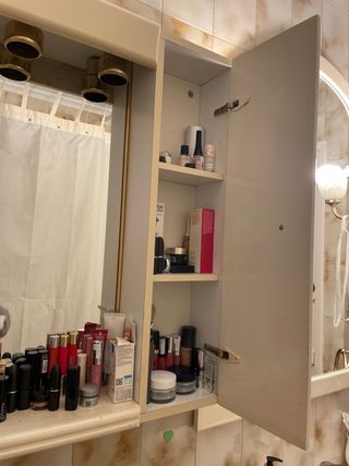 Armario baño con espejo y luz