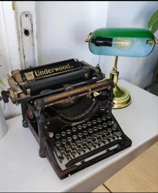 Máquina de escribir Underwood antigua