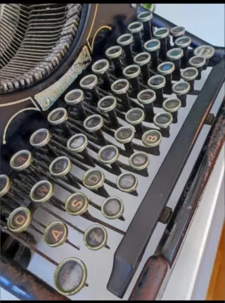 Máquina de escribir Underwood antigua