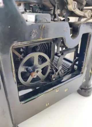 Máquina de escribir Underwood antigua