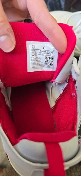 Zapatillas Jordan Blancas y Rosas Talla 37.5