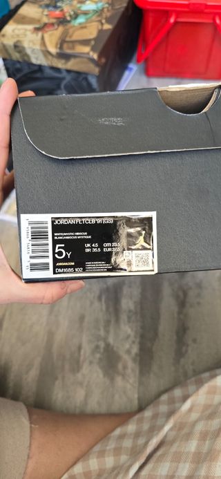 Zapatillas Jordan Blancas y Rosas Talla 37.5