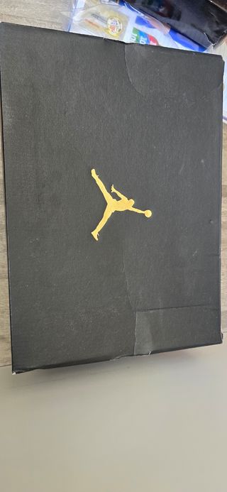 Zapatillas Jordan Blancas y Rosas Talla 37.5