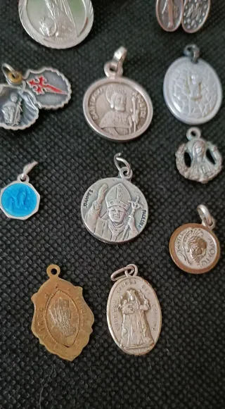 Lote 11 medallas religiosas antiguas