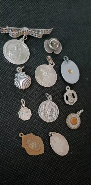 Lote 11 medallas religiosas antiguas