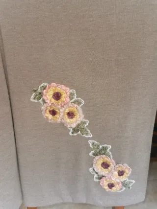 Chal/Bufanda Beige con Flores Rosas