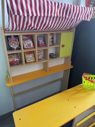 Negozio di Giocattoli con Accessori