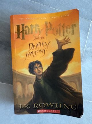 Harry Potter and the Deathly Hallows (Book 7)