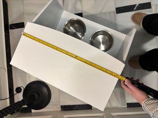 Comedero perro con almacenamiento blanco