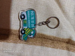 Llavero Corazón Rojo con Flecha y Brillantes