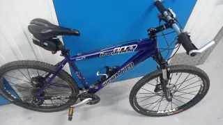 Bicicleta Specialized Hardrock Morada