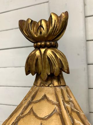 Vitrina Antigua Esquinera Dorada.