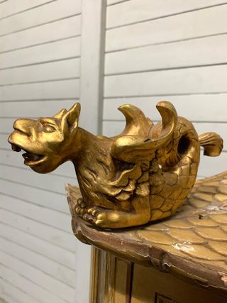 Vitrina Antigua Esquinera Dorada.