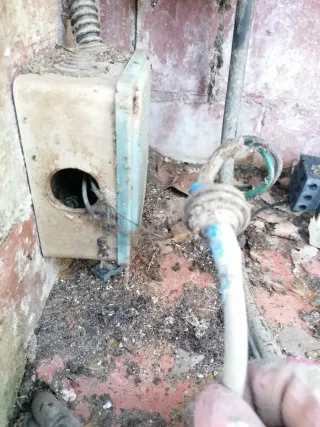 Electricista, fontanero, pintora