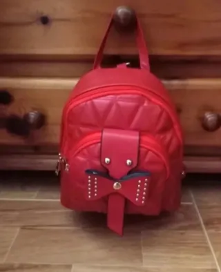 Bolso Mochila estilo casual Color rojo (NUEVO)