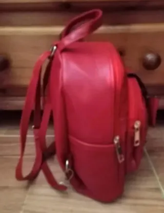 Bolso Mochila estilo casual Color rojo (NUEVO)