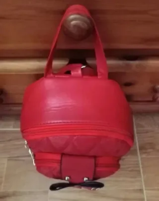 Bolso Mochila estilo casual Color rojo (NUEVO)