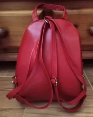 Bolso Mochila estilo casual Color rojo (NUEVO)