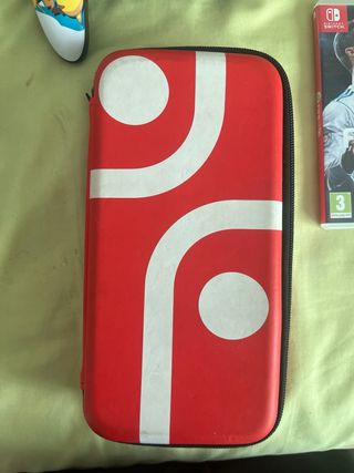 Nintendo Switch con accessori e giochi FIFA