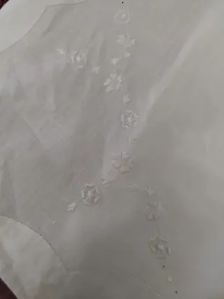 Sábana de hilo antigua bordada